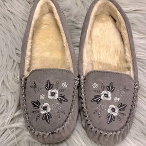 Zealand Lined Moccasins ~ Slippers Size 7